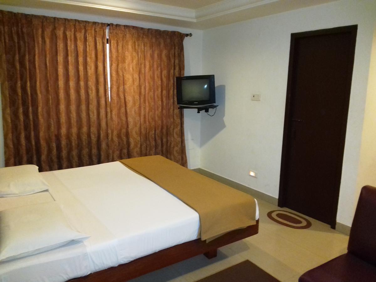 Sri Srinivasar Residency Hotel Vellore Esterno foto