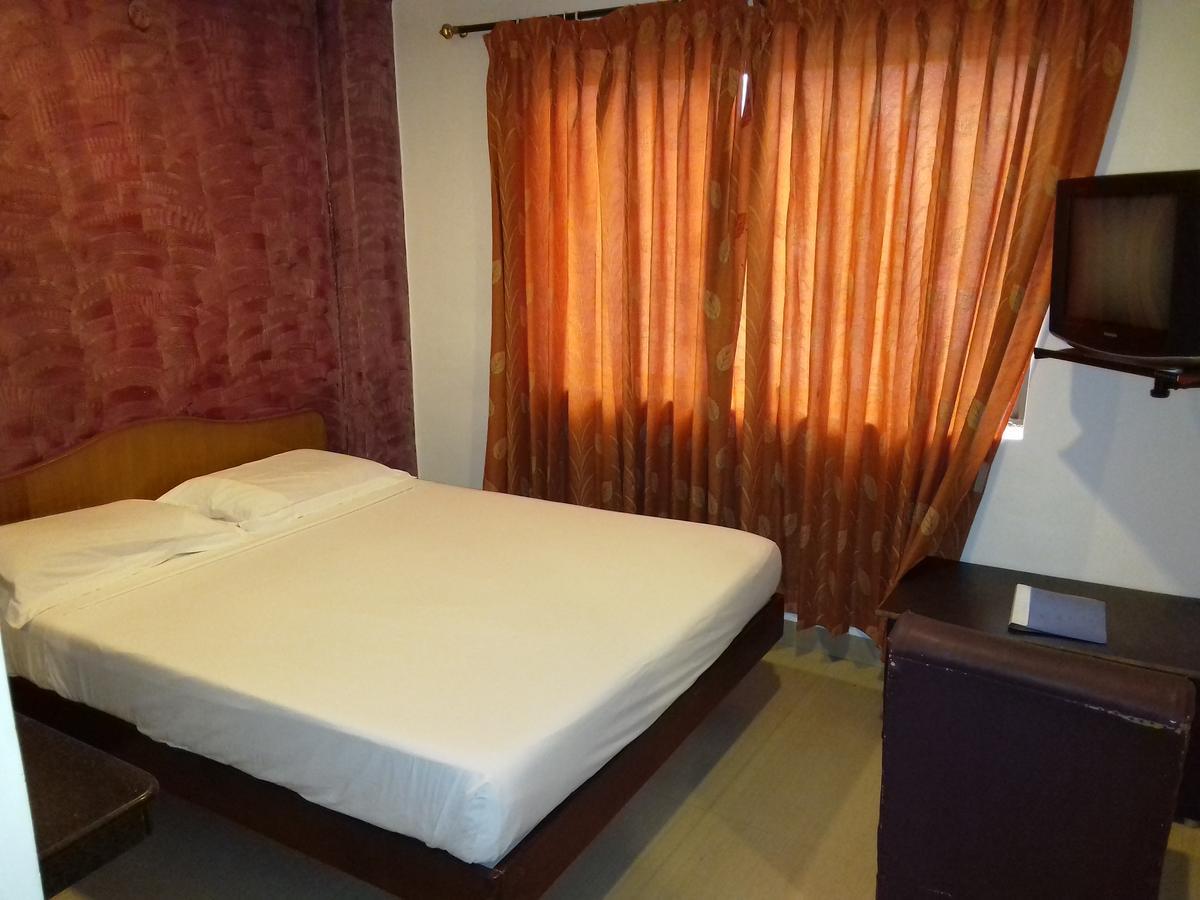 Sri Srinivasar Residency Hotel Vellore Esterno foto