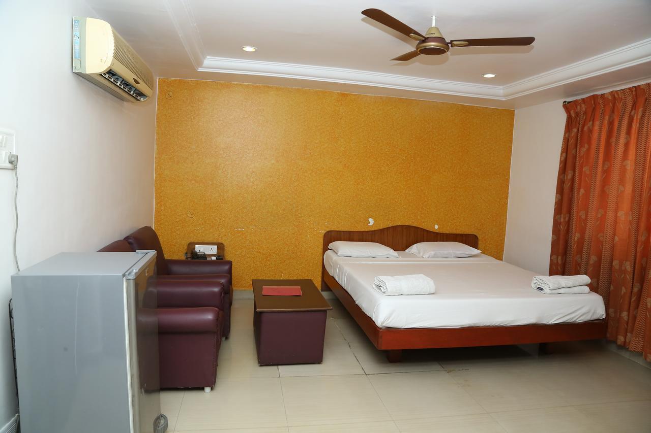 Sri Srinivasar Residency Hotel Vellore Esterno foto