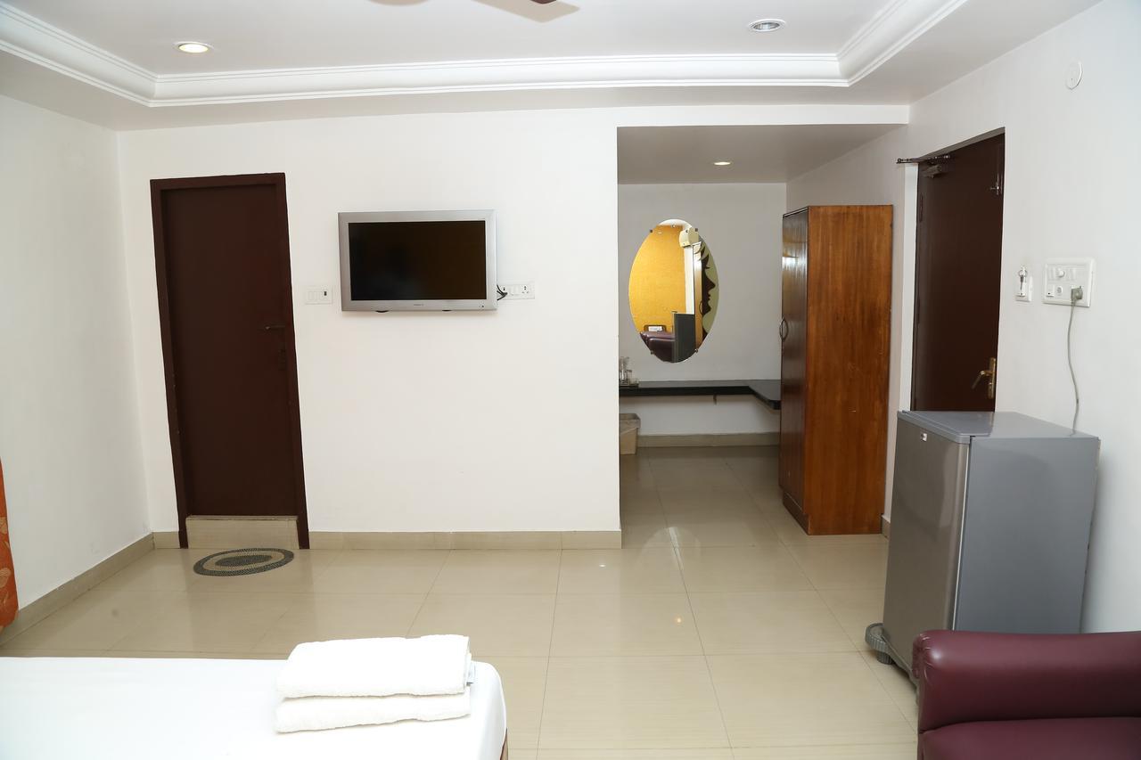 Sri Srinivasar Residency Hotel Vellore Esterno foto