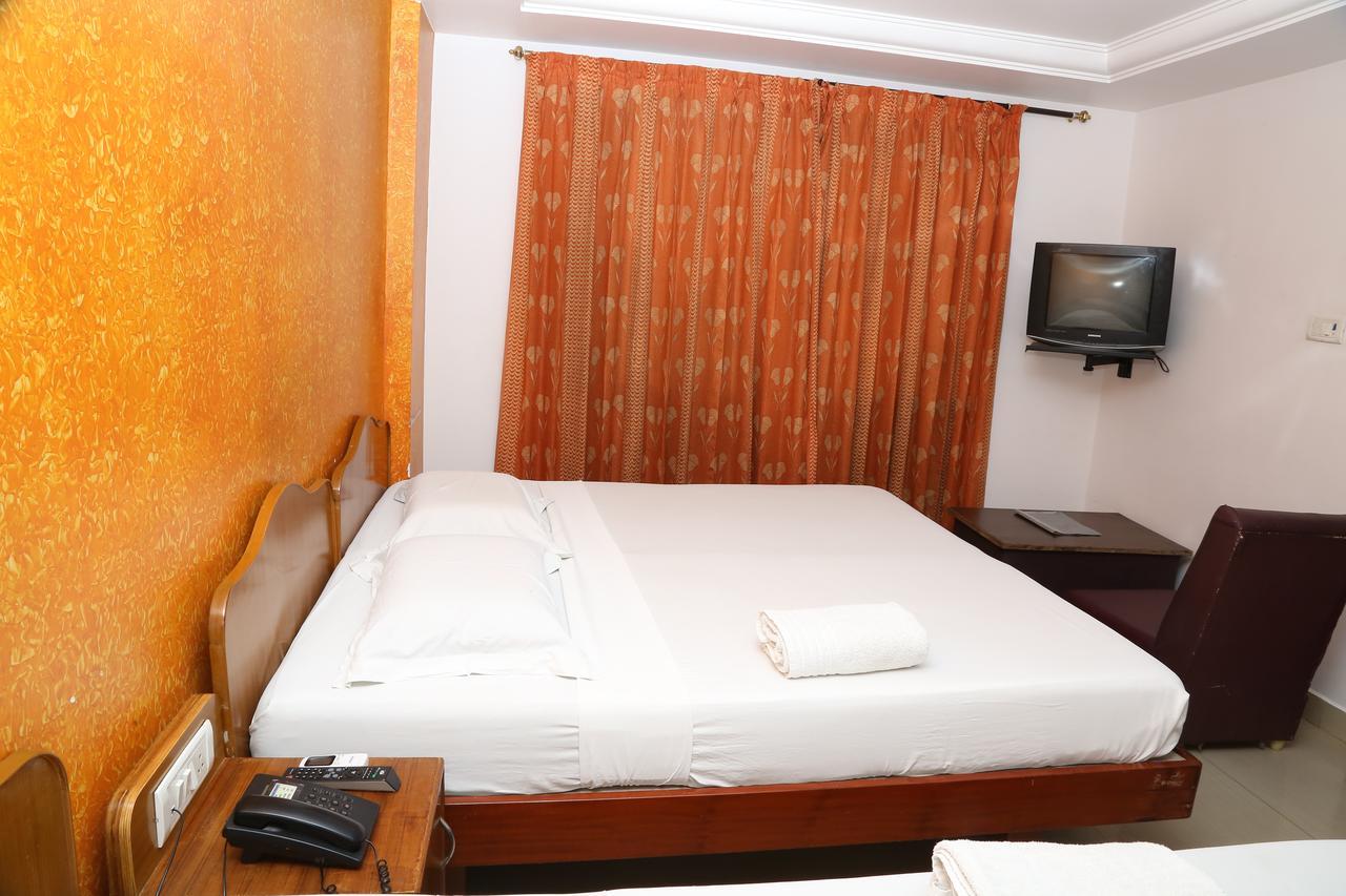 Sri Srinivasar Residency Hotel Vellore Esterno foto