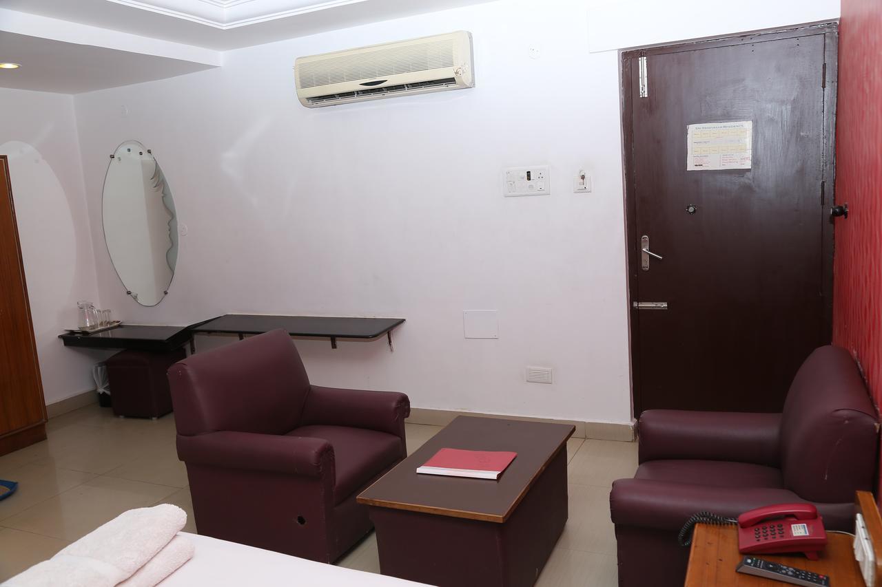 Sri Srinivasar Residency Hotel Vellore Esterno foto
