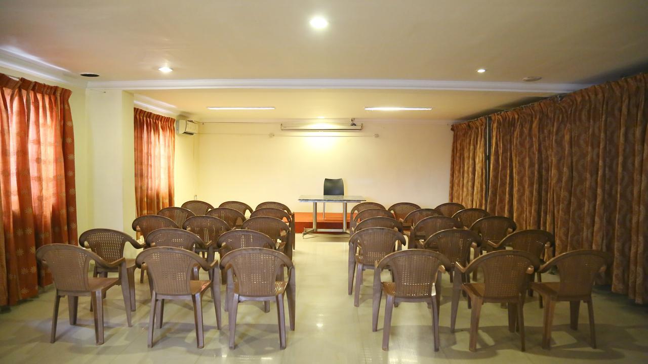 Sri Srinivasar Residency Hotel Vellore Esterno foto