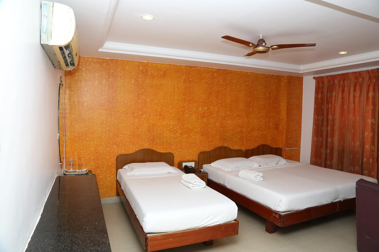 Sri Srinivasar Residency Hotel Vellore Esterno foto
