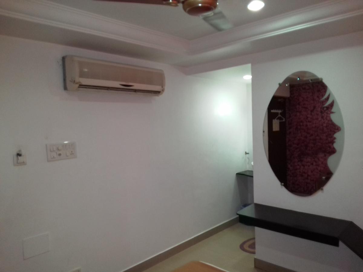 Sri Srinivasar Residency Hotel Vellore Esterno foto