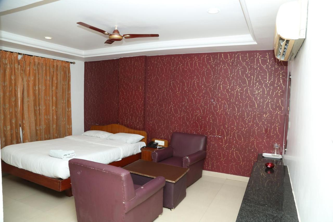 Sri Srinivasar Residency Hotel Vellore Esterno foto