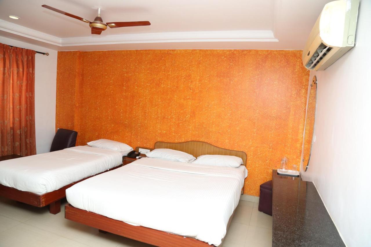 Sri Srinivasar Residency Hotel Vellore Esterno foto