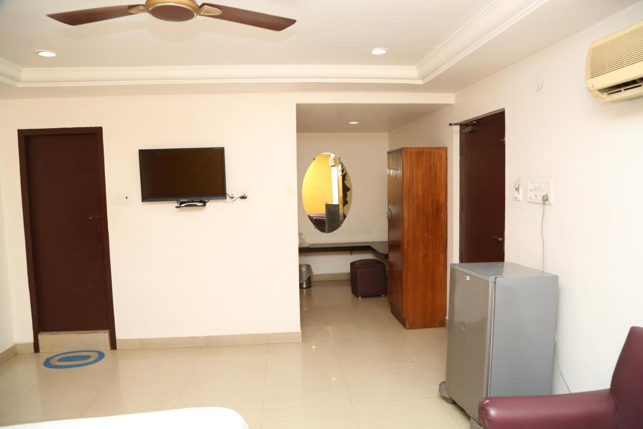 Sri Srinivasar Residency Hotel Vellore Esterno foto