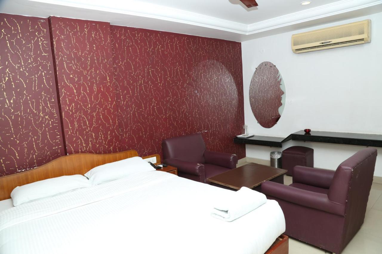 Sri Srinivasar Residency Hotel Vellore Esterno foto